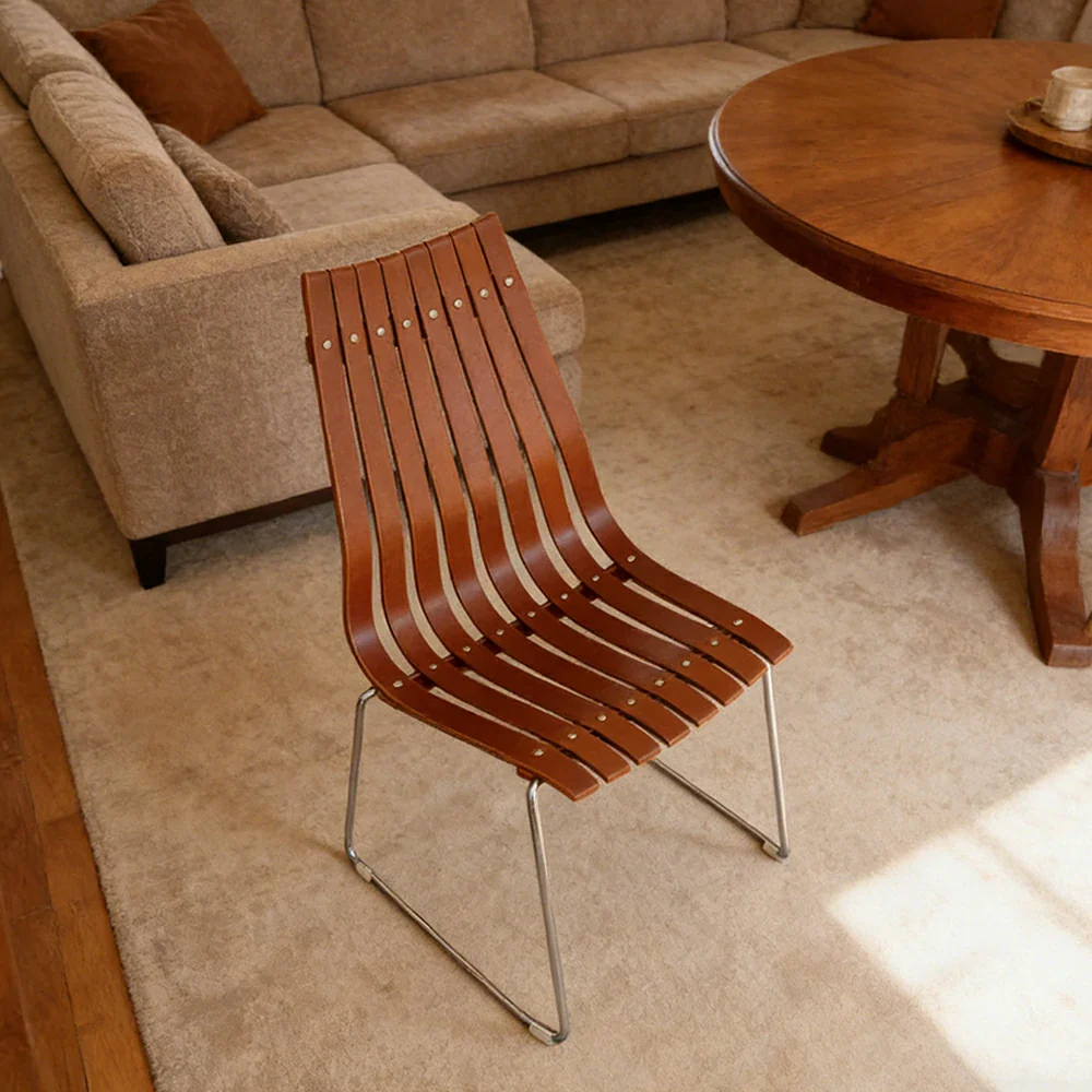 LIVARA Vintage Dining Chair - Curved Wooden Slat Seat with Metal Frame, Ergonomic Backrest, Stackable Design, Seat Height 44cm - Walnut Brown - Image 4