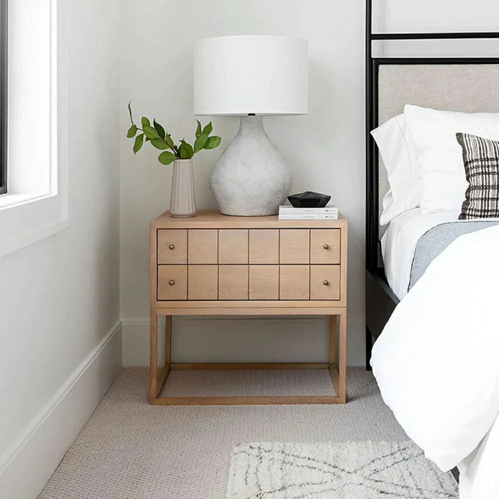 LIVARA Bedside Table - Oak Veneer Finish, Solid Oak Legs, 40cm Nightstand for Bedroom Storage - Oak - Image 2